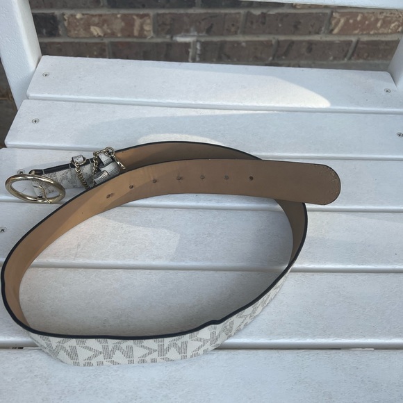 Michael Kors Mk Monogram Gold Buckle and Chain Belt -white 551802 Size M - Picture 3 of 4